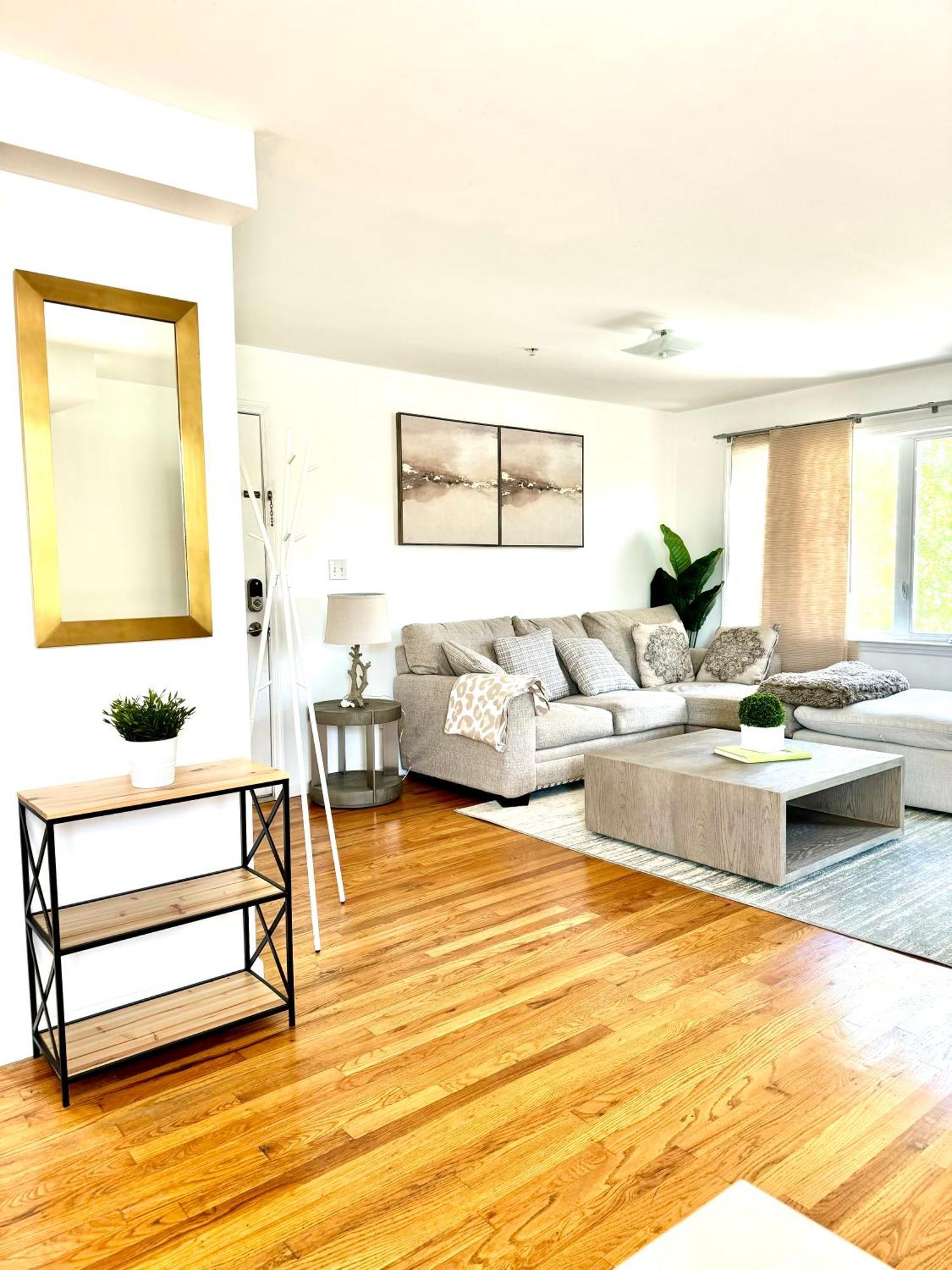 Stylish Evergreen Apartment By Newark Airport Exterior photo